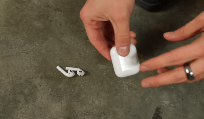apple airpods drop water submersion 1
