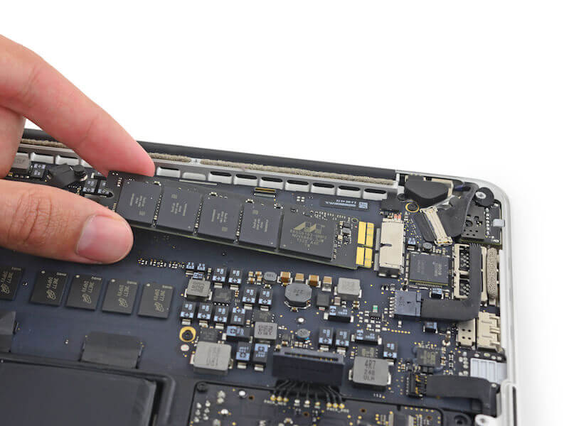 Apple確定13吋MacBook Pro SSD也有問題，建議用戶趕緊跑維修方案