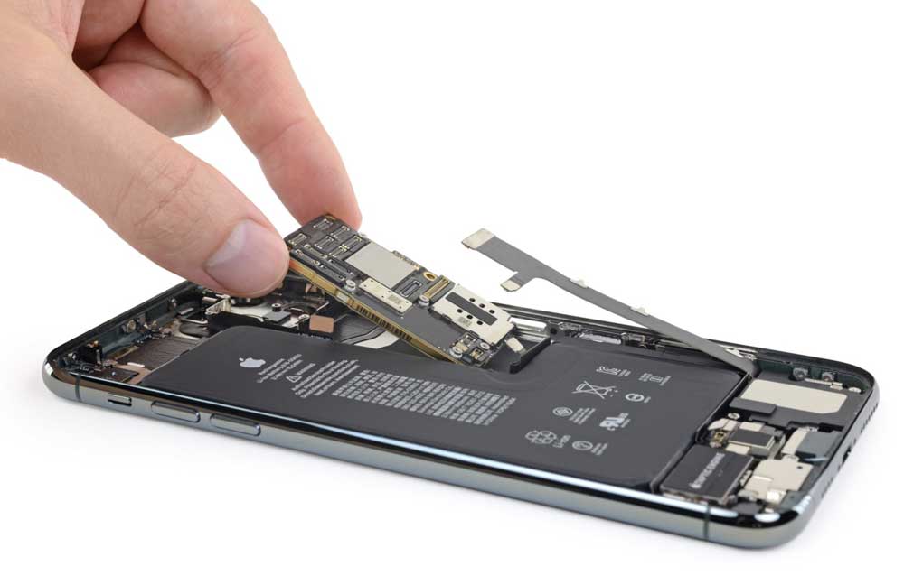 iPhone 11 Pro Max 拆解報告出爐：新型L大電池、雙主機板更小