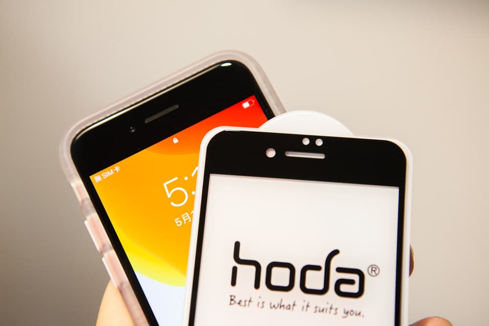 hoda iPhone SE2 保護貼推薦，平價2.5D進化滿版9H鋼化玻璃保護貼5