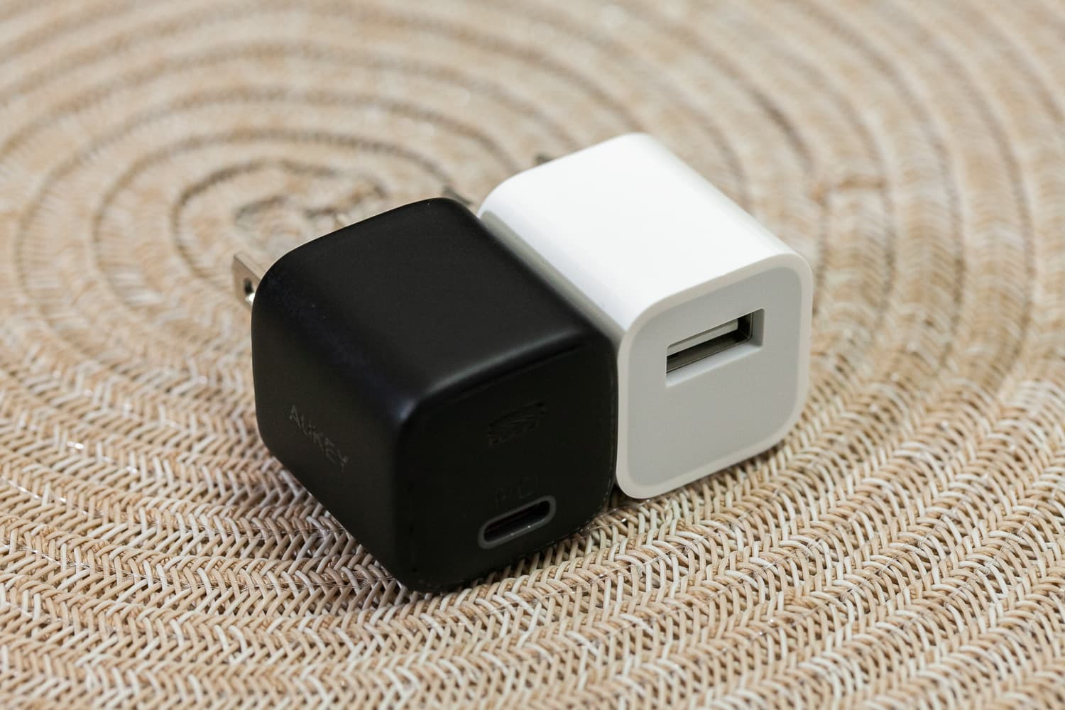 AUKEY Omnia Mini 20W USB-C 充電器外觀6