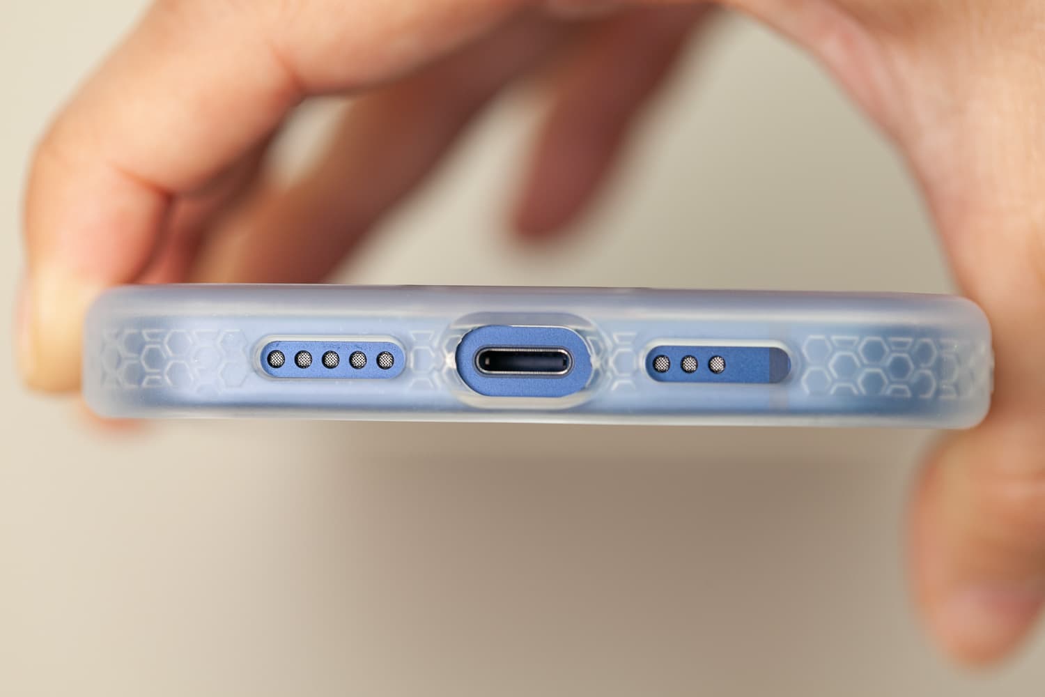 Hoda 柔石、晶石 iPhone 12 手機殼開箱，藍色款救星降臨9