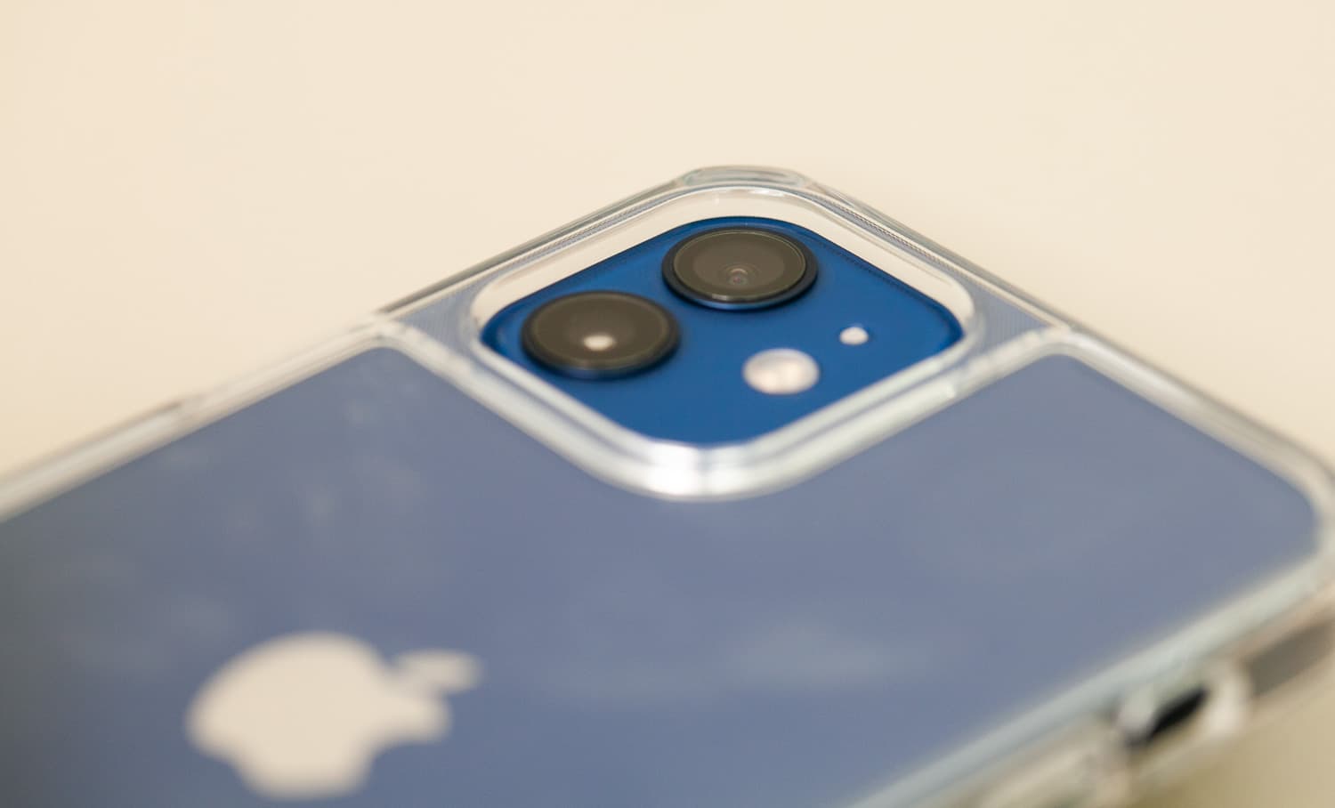 Hoda 柔石、晶石 iPhone 12 手機殼開箱，藍色款救星降臨24