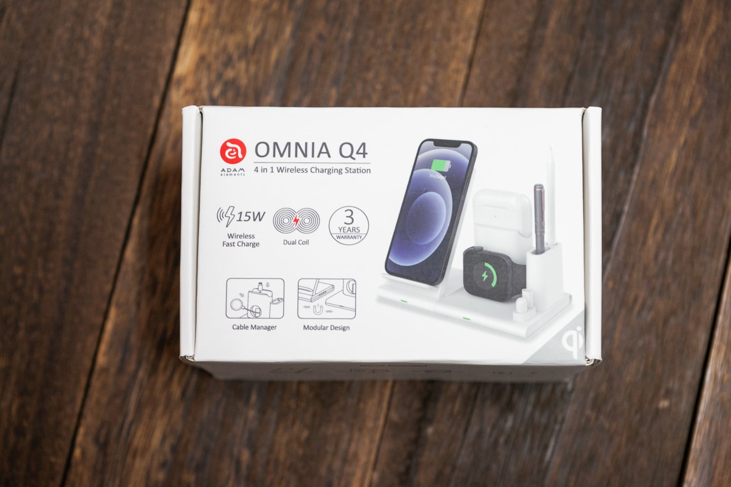 亞果 OMNIA Q4 四合一無線充電座開箱，簡約、可拆、多功能設計2