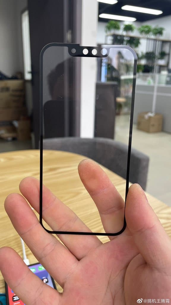配件廠商量產iPhone 13玻璃保護貼，瀏海變窄、聽筒移至頂部4
