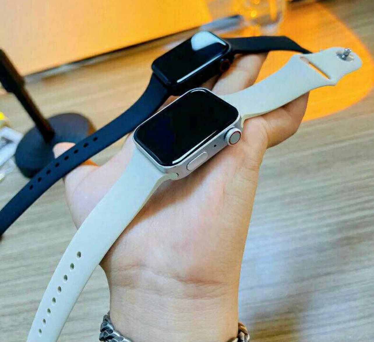 Apple Watch Series 7模型機實體照片，有黑色與銀色款式