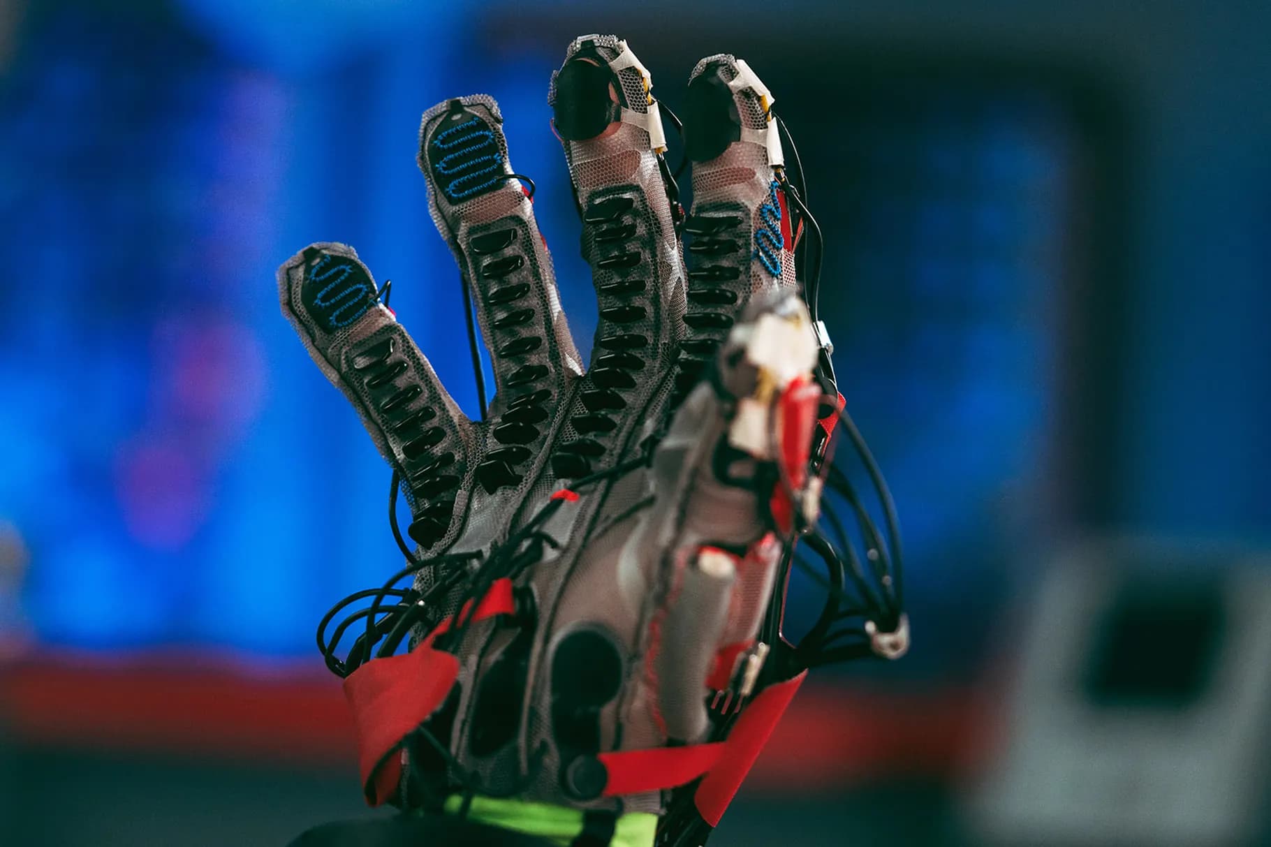 meta universe successfully developed vr touch gloves 5