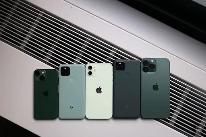 兩款 iPhone 13 綠色差異3