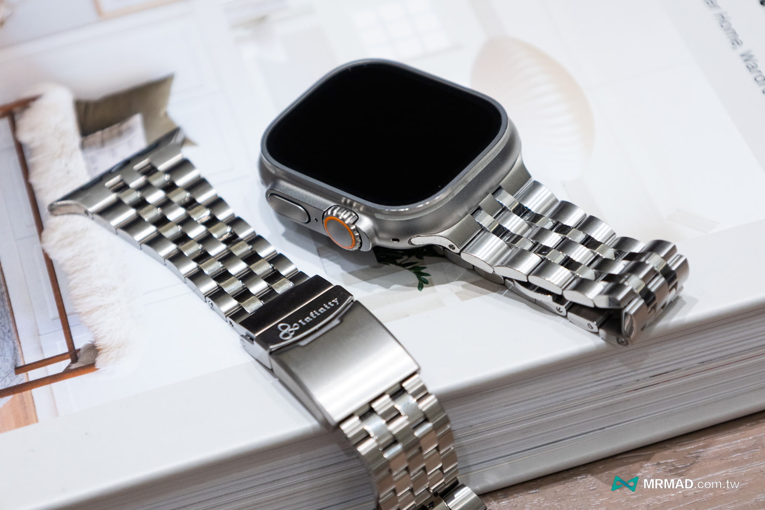 Apple Watch不銹鋼錶帶開箱！ULTRA系列5珠帶時尚經典設計