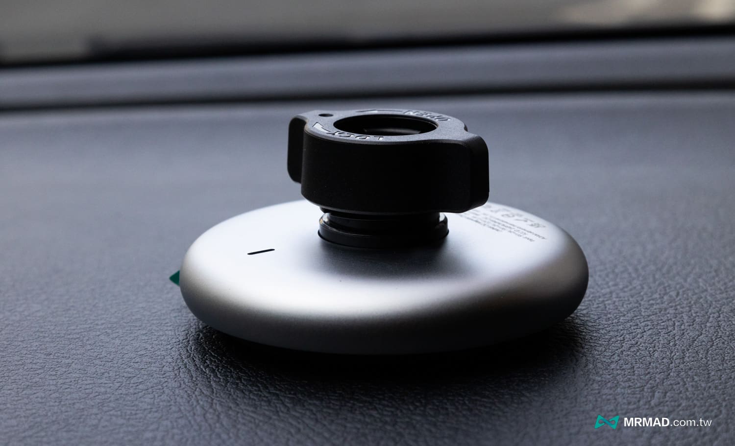 OMNIA CX2 MagSafe 磁吸車架開箱評測