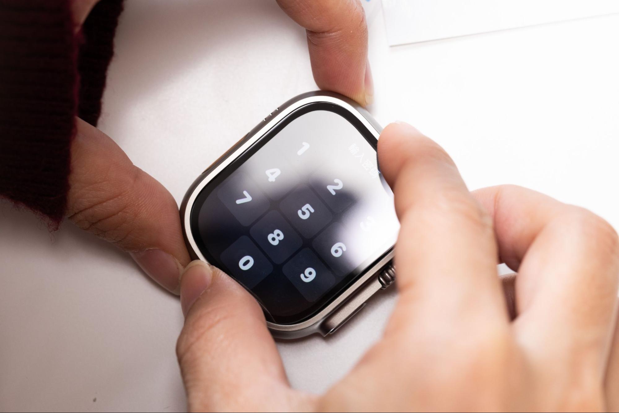 hoda Apple Watch Ultra 藍寶石保護貼怎麼貼？5