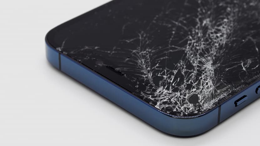 iPhone 螢幕破裂不維修繼續用有哪些風險？5個你應該注意的問題