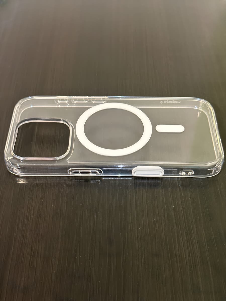 Spigen iPhone 16 保護殼採用全新覆蓋式拍攝鍵設計 4