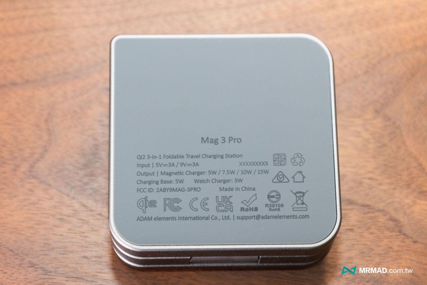 亞果元素 Mag 3 Pro Qi2 磁吸三合一折疊式無線充電座開箱10