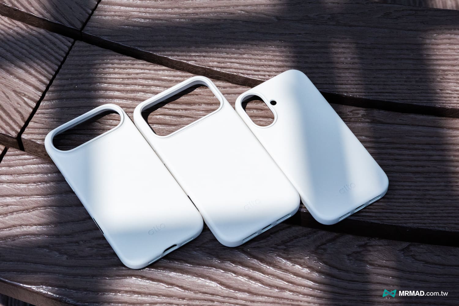 Clop 白色限定 iPhone 17皮革手機殼2