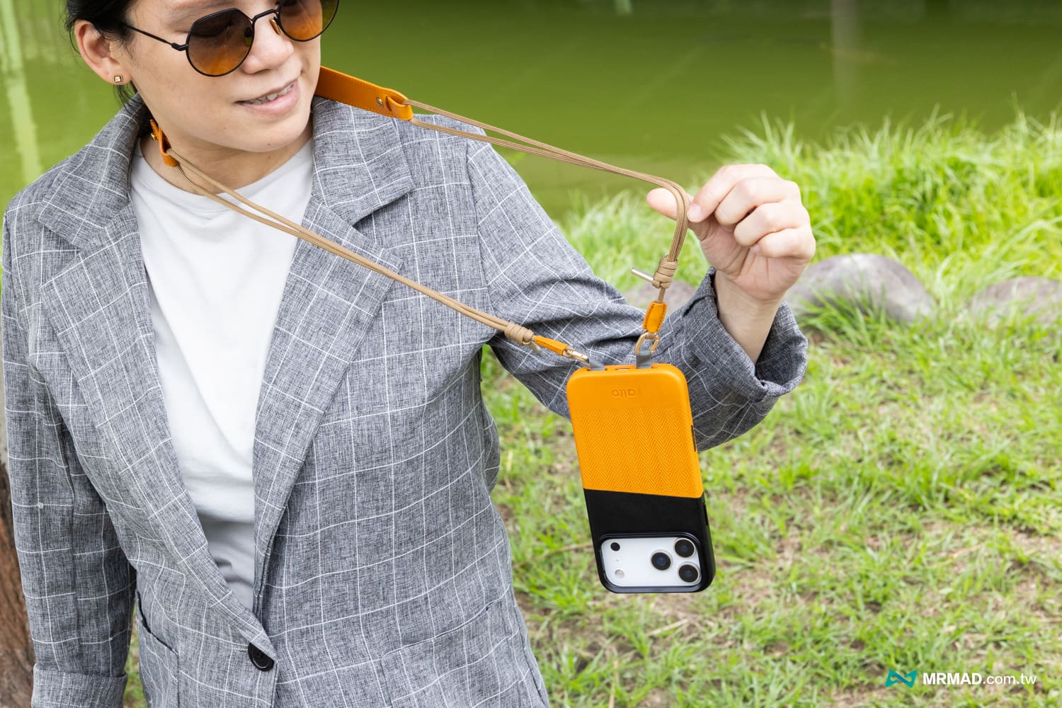 alto 配件:皮革手機掛繩背帶組