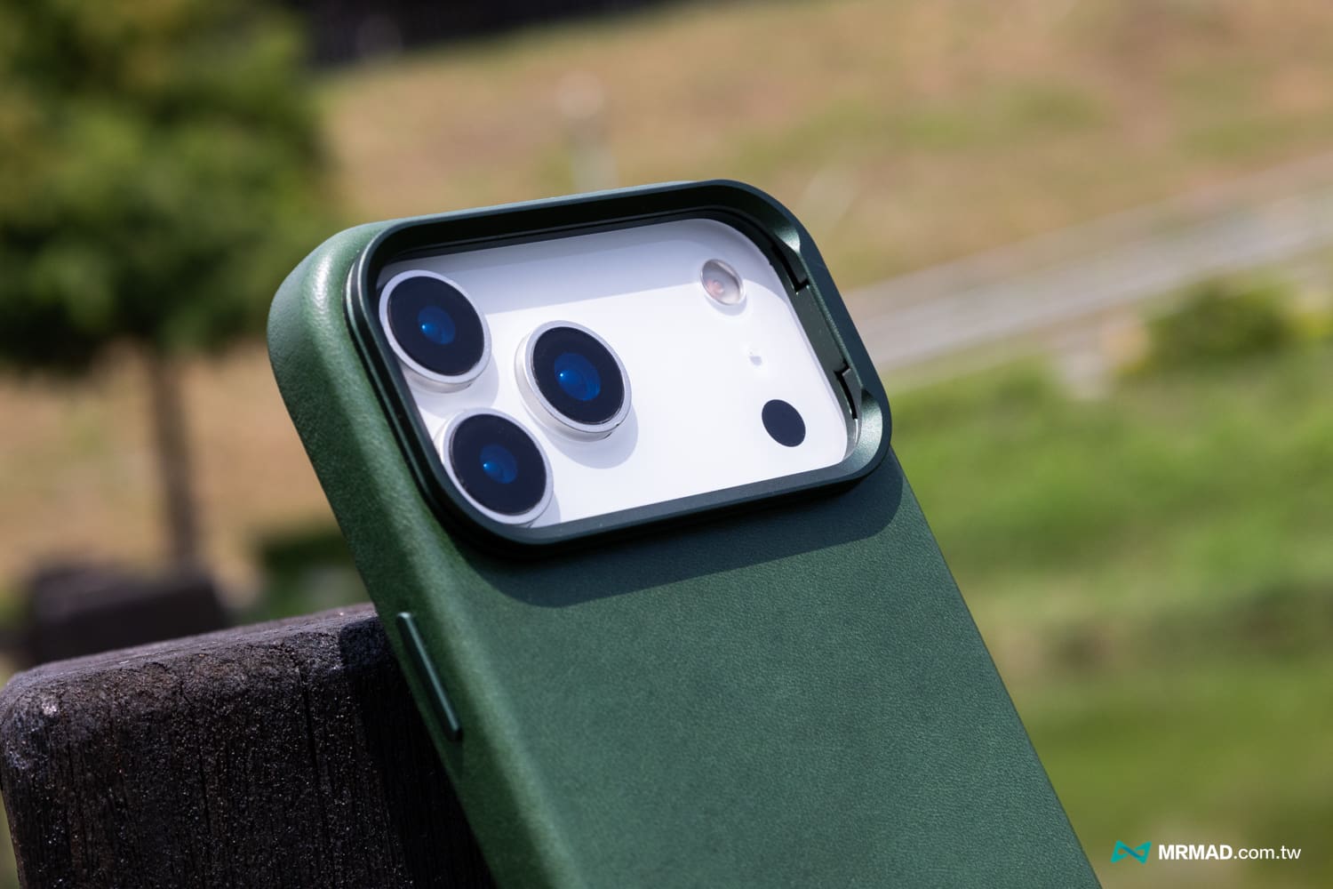 alto Uplop iPhone 17 磁吸皮革手機殼開箱與評價6