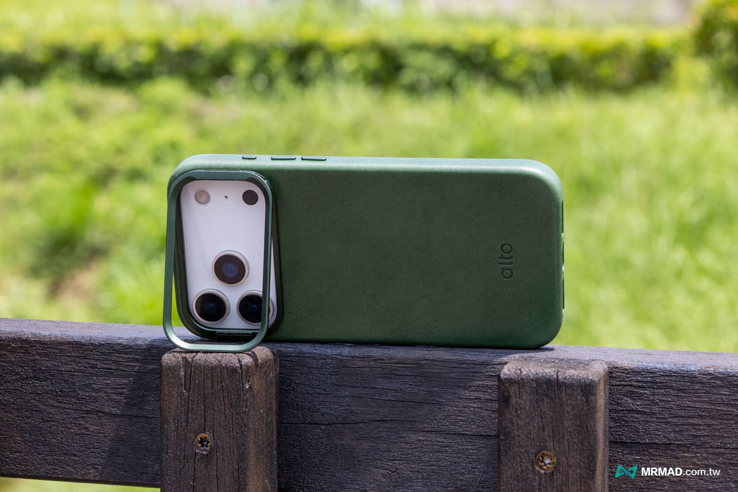 alto Uplop iPhone 17 磁吸皮革手機殼開箱與評價7