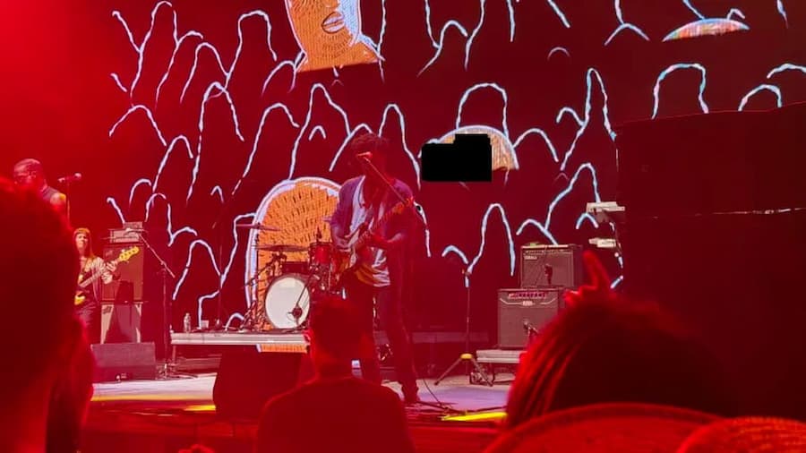 apple releases ios 26 fix update for iphone 17 pro k1