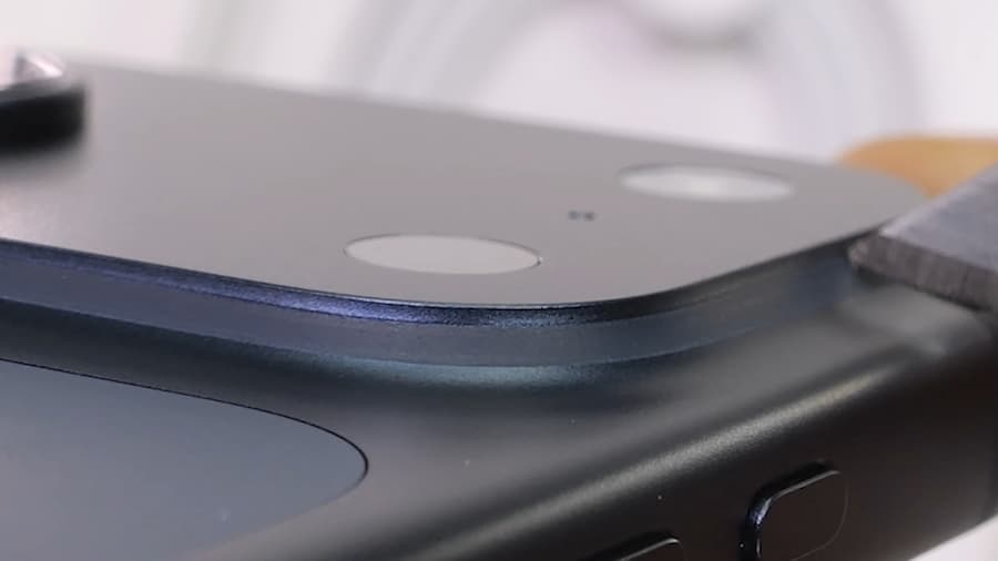 apple responds iphone 17 pro scratch issue a1