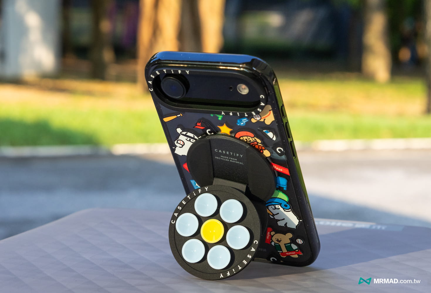 CASETiFY配件I：吸盤手機支架開箱4