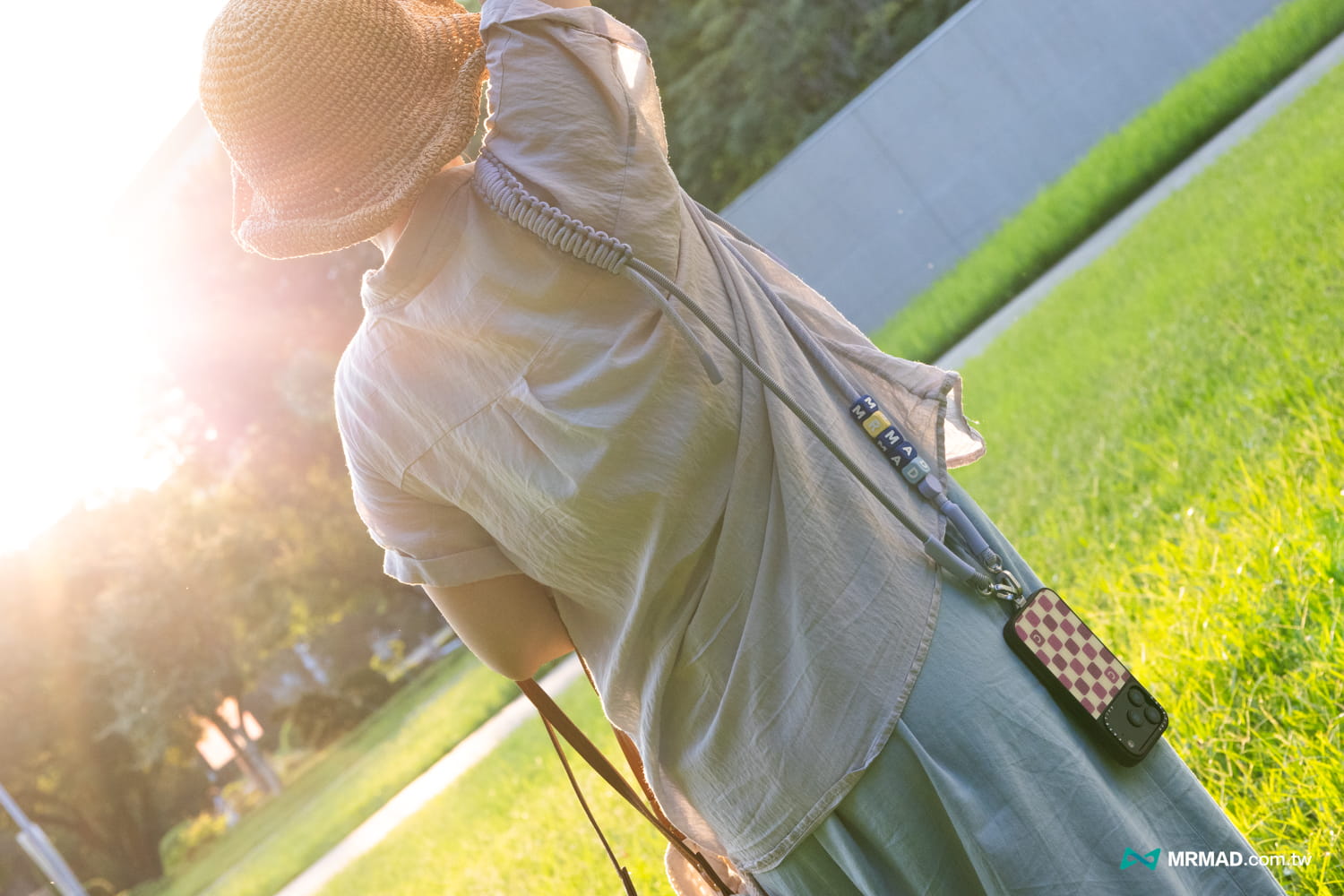 CASETiFY配件III：織繩背帶＋個人化矽膠串珠3