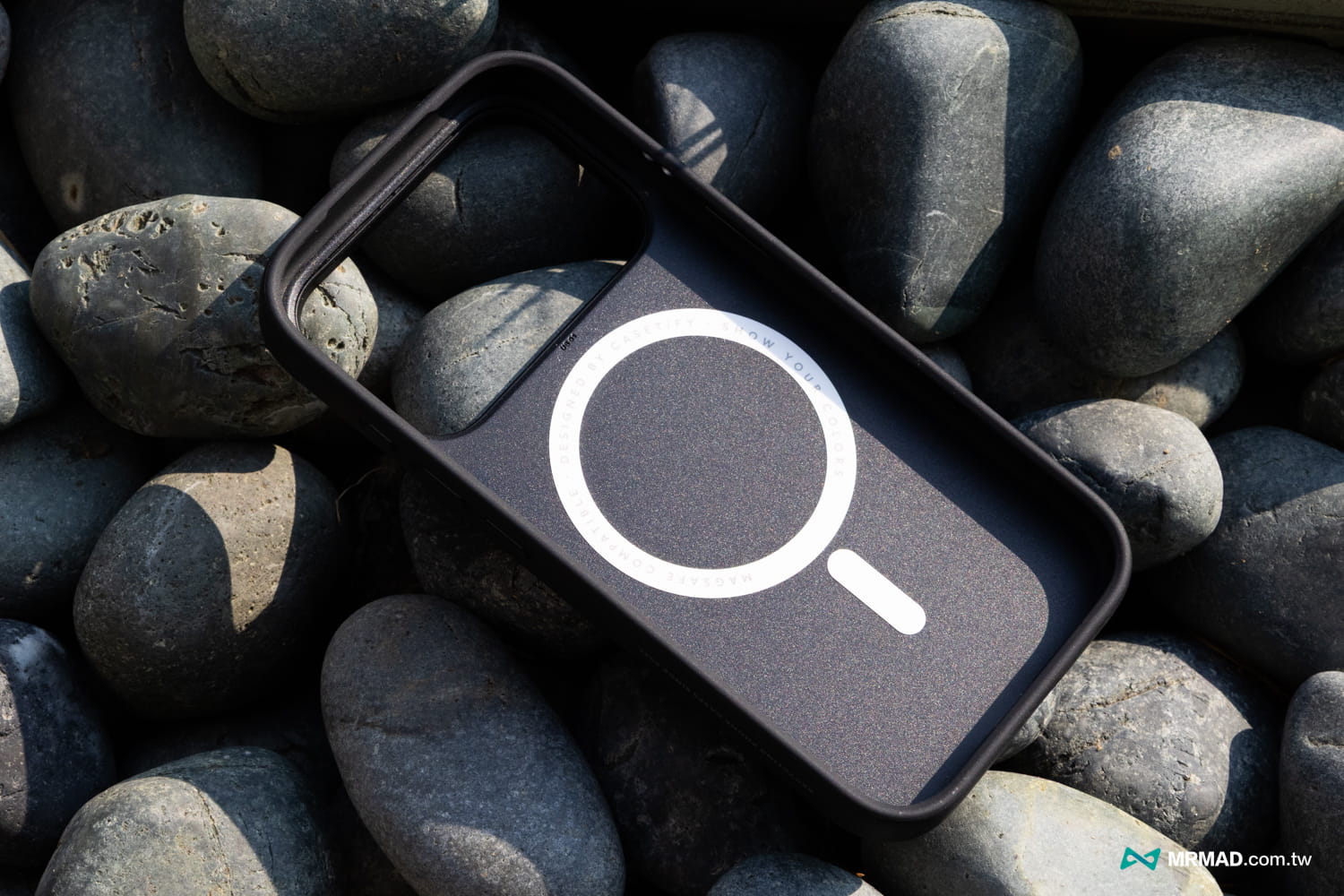 iPhone 17 CASETiFY亮面防摔手機殼評價4