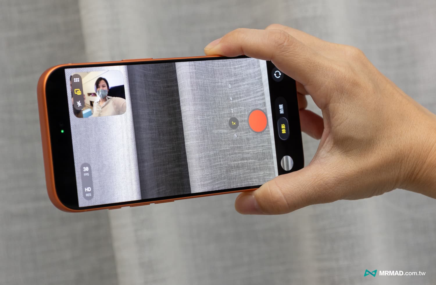 全新前置鏡頭搭配方形感測器 3