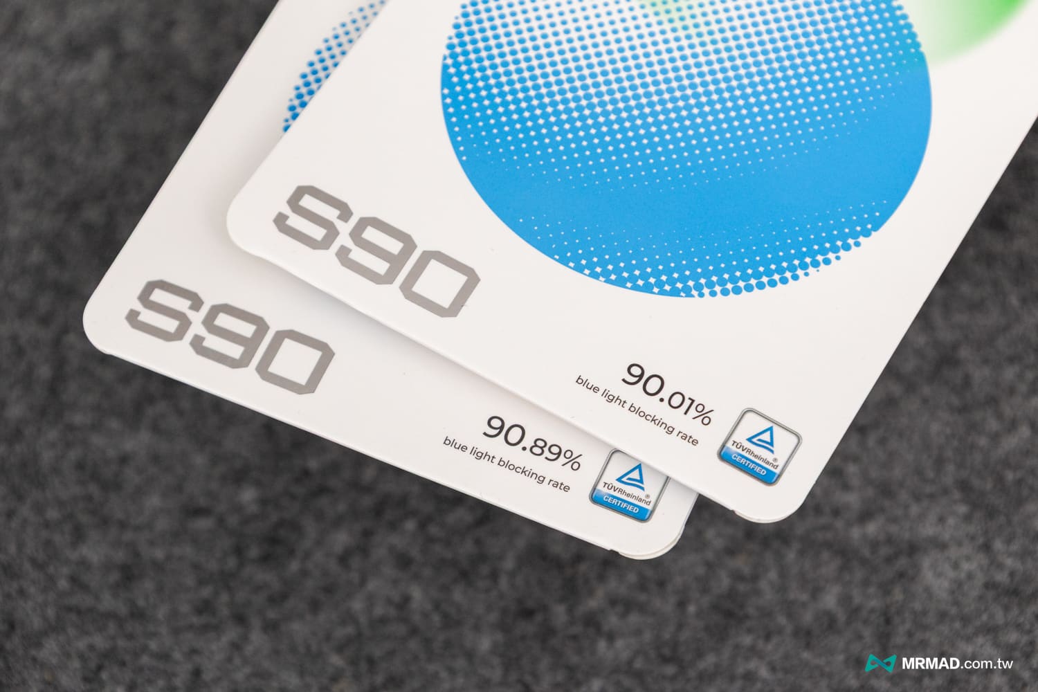 iPhone 17 德國萊因 90%BLR 認證抗藍光護眼保護貼開箱