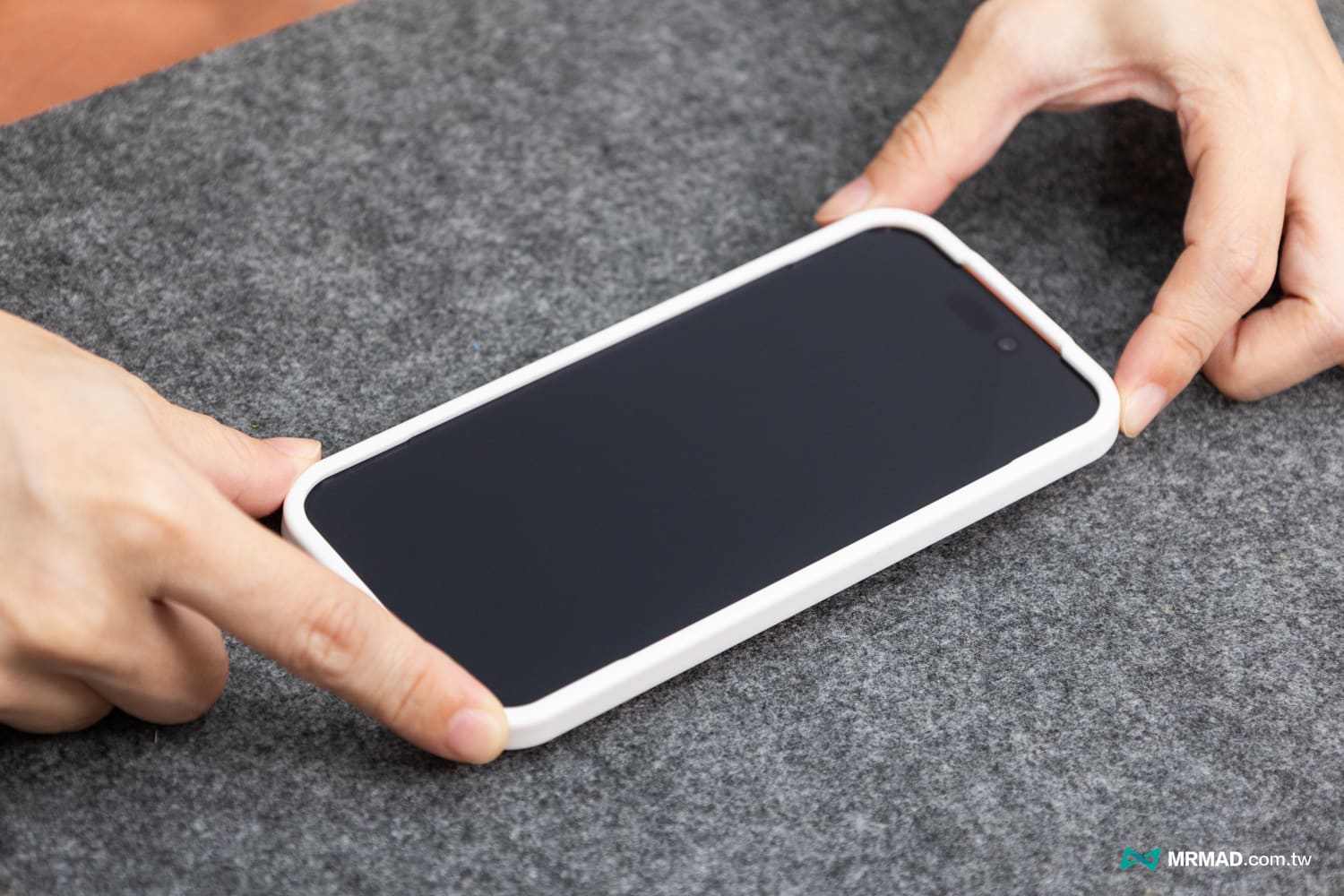 如何貼 Simmpo 抗藍光保護貼4