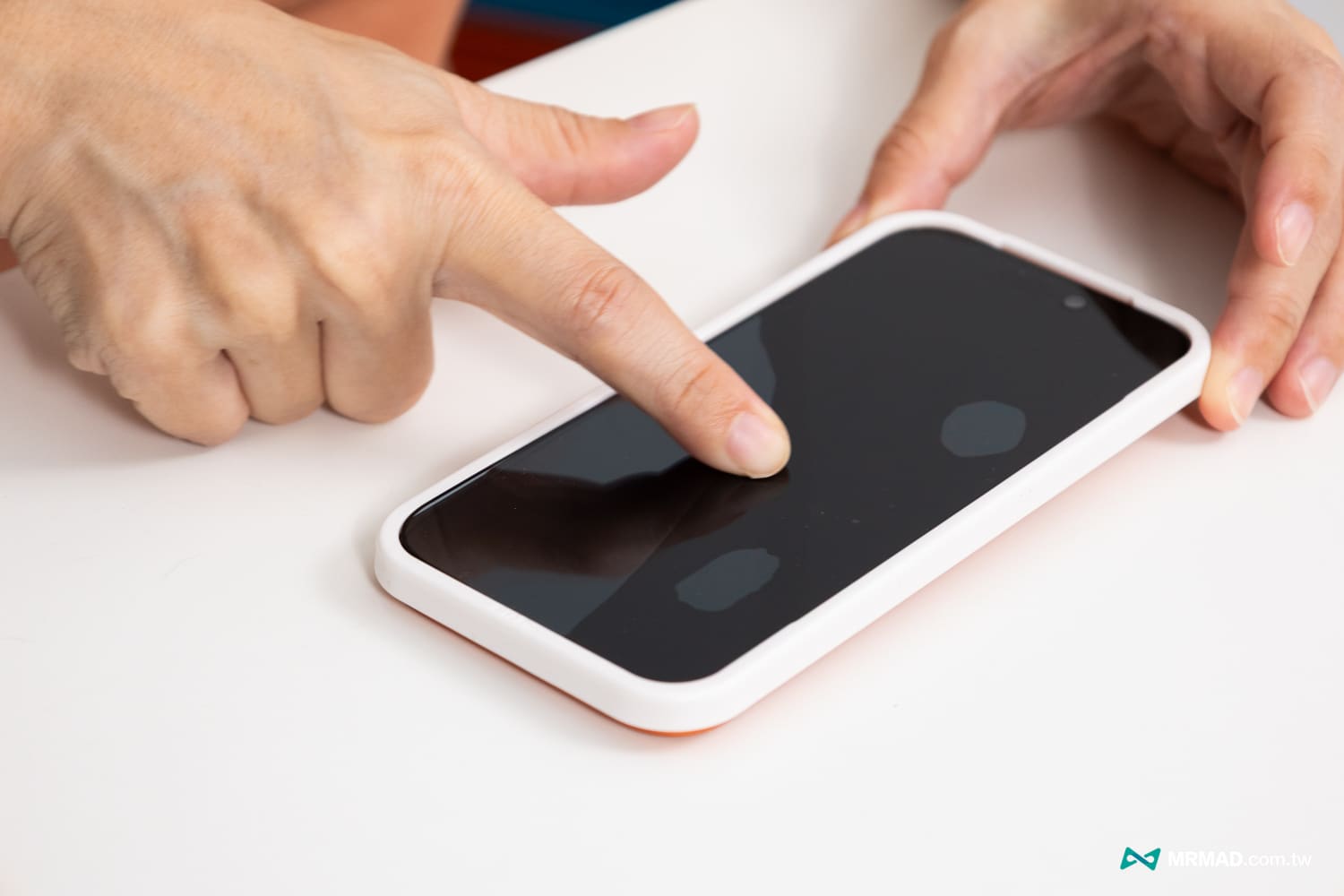 如何貼 Simmpo 抗藍光保護貼6
