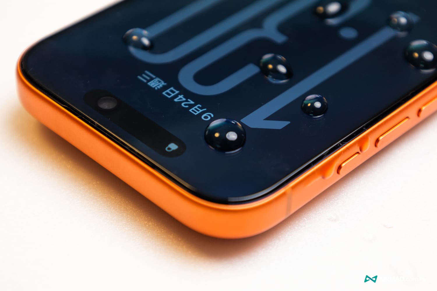 Simmpo S-90 透明抗藍光護眼保護貼實測7