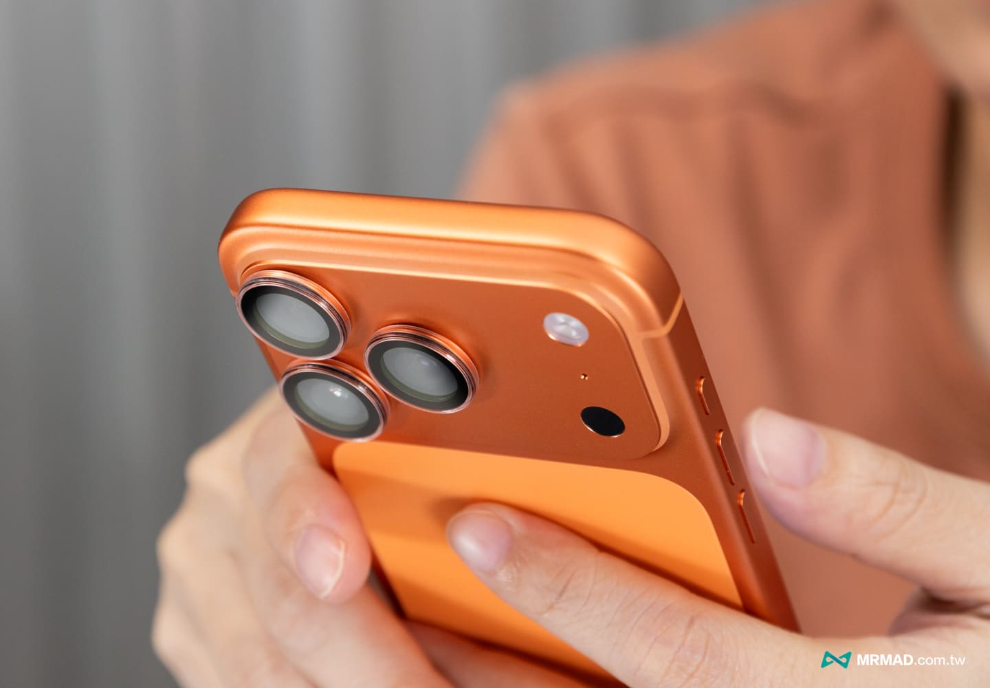 加碼開箱：L-90幻晶藍寶石鏡頭貼4