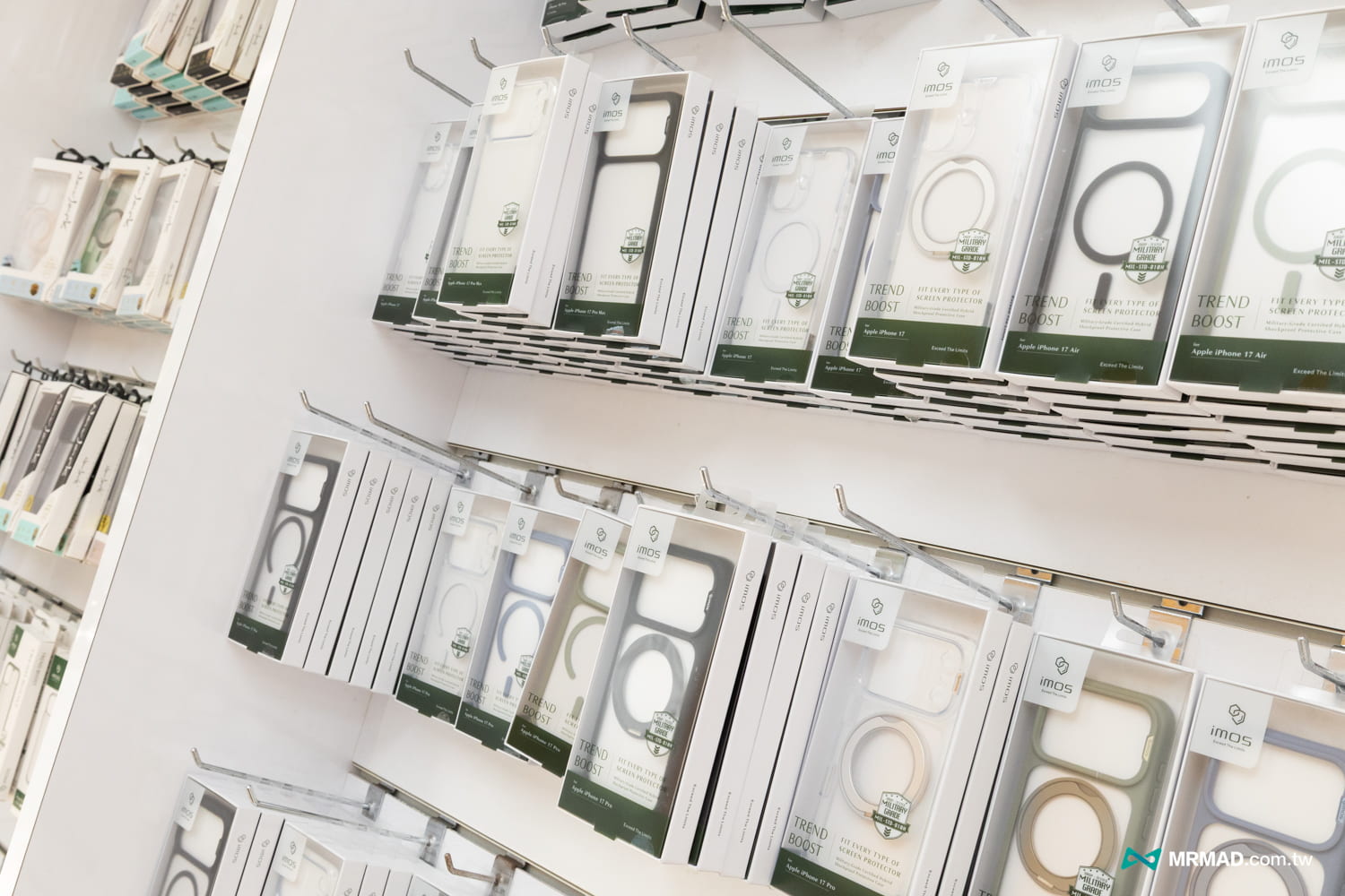 imos 磁吸軍規防震保護殼