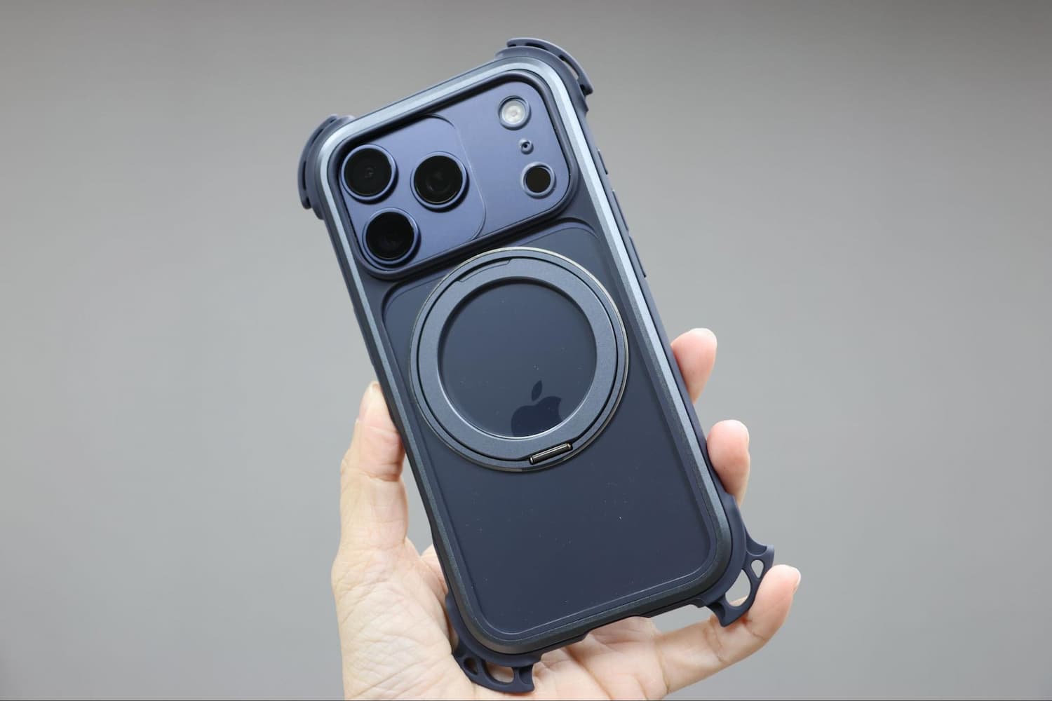 Odyssey Ultra M 終極防摔磁吸支架掛繩手機殼13