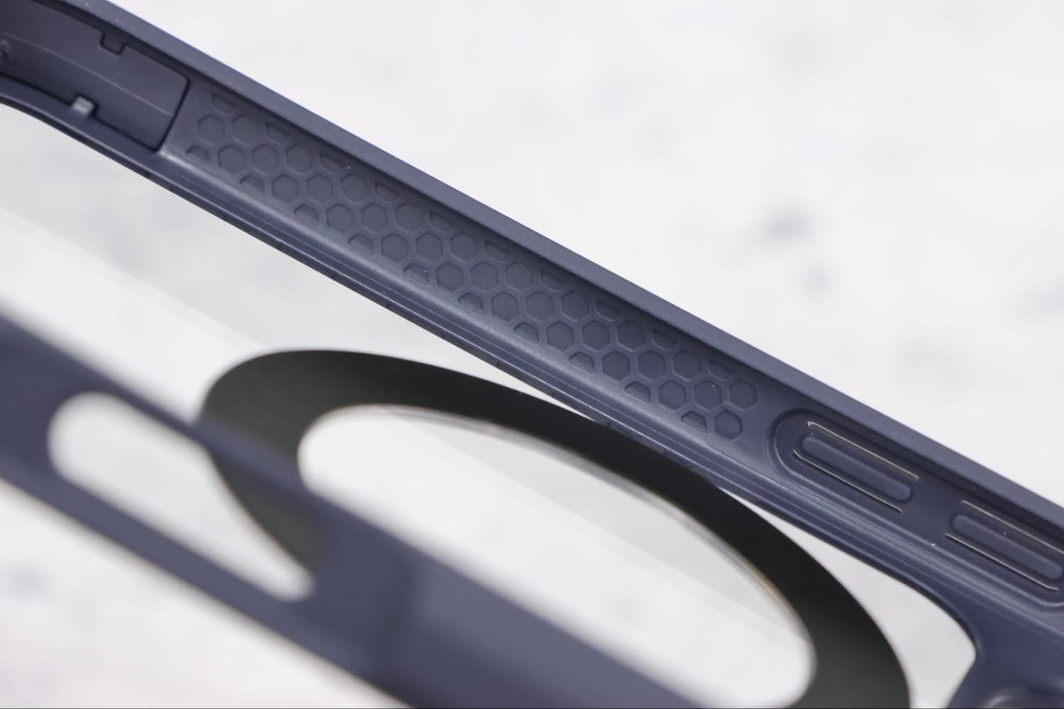 Odyssey Ultra M 終極防摔磁吸支架掛繩手機殼14