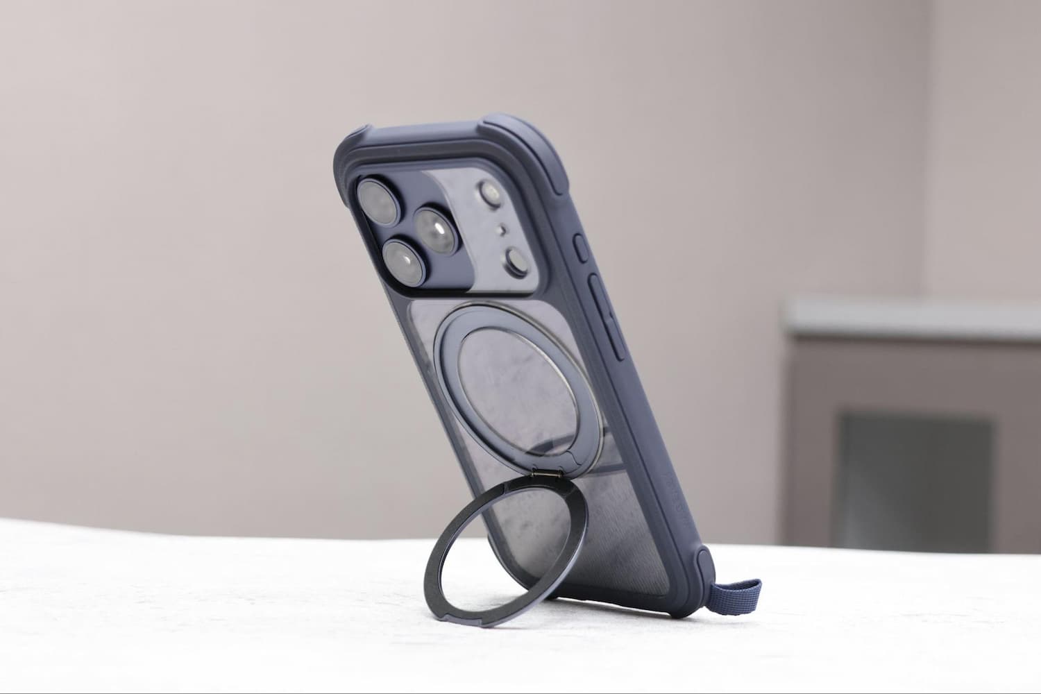 Odyssey Stand M 超軍規防摔磁吸支架手機殼4