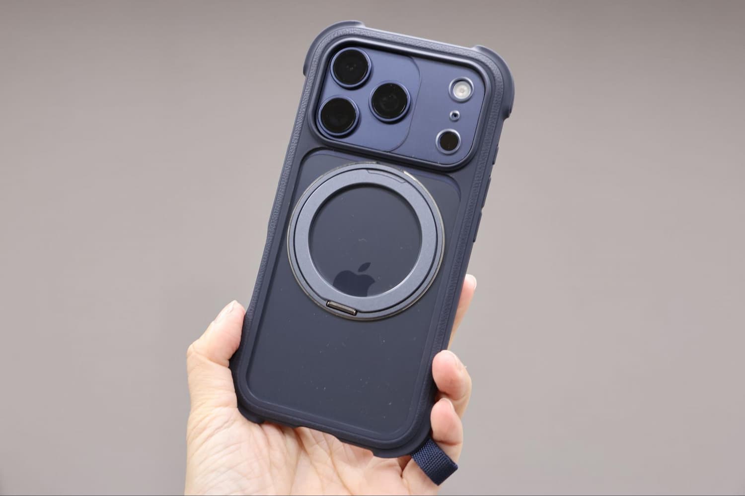 Odyssey Stand M 超軍規防摔磁吸支架手機殼5