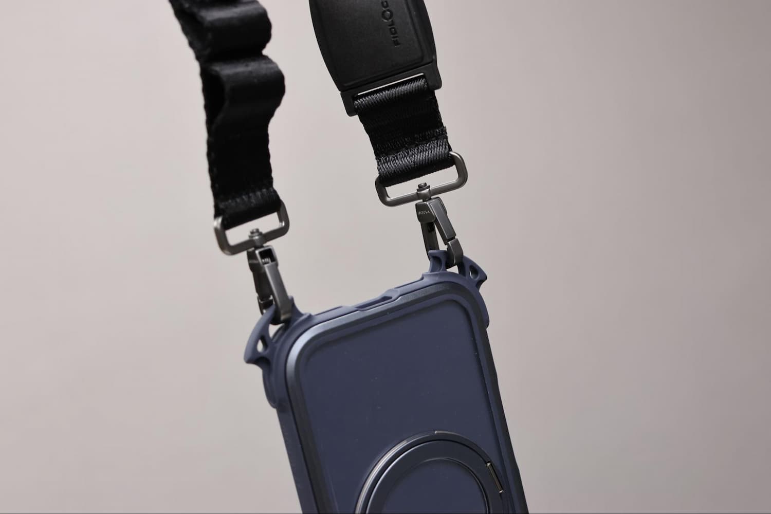 Odyssey Ultra M 終極防摔磁吸支架掛繩手機殼4