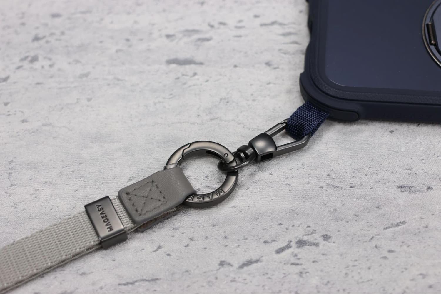 Odyssey Ultra M 終極防摔磁吸支架掛繩手機殼8