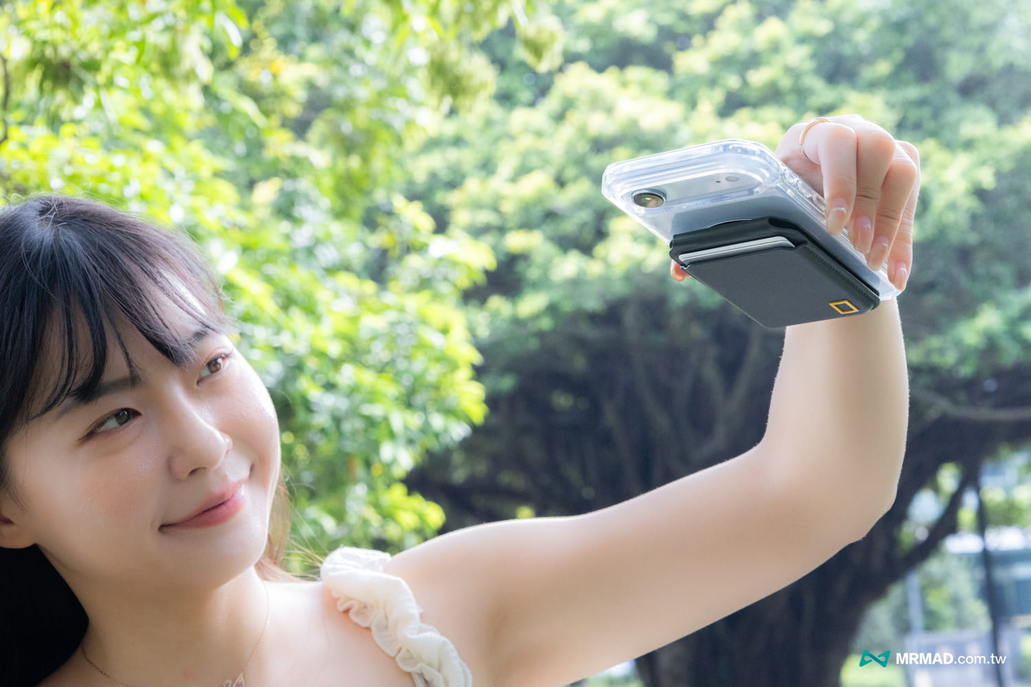 國家地理 iPhone 17 磁吸防摔保護殼 Magsafe Rugged Case 開箱8