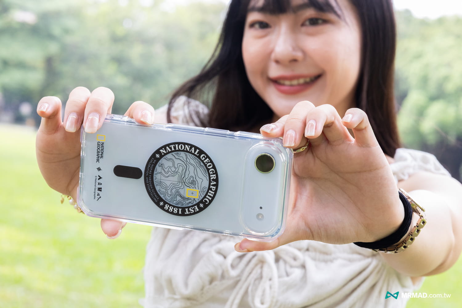 國家地理 iPhone 17 磁吸防摔保護殼 Magsafe Rugged Case 開箱10