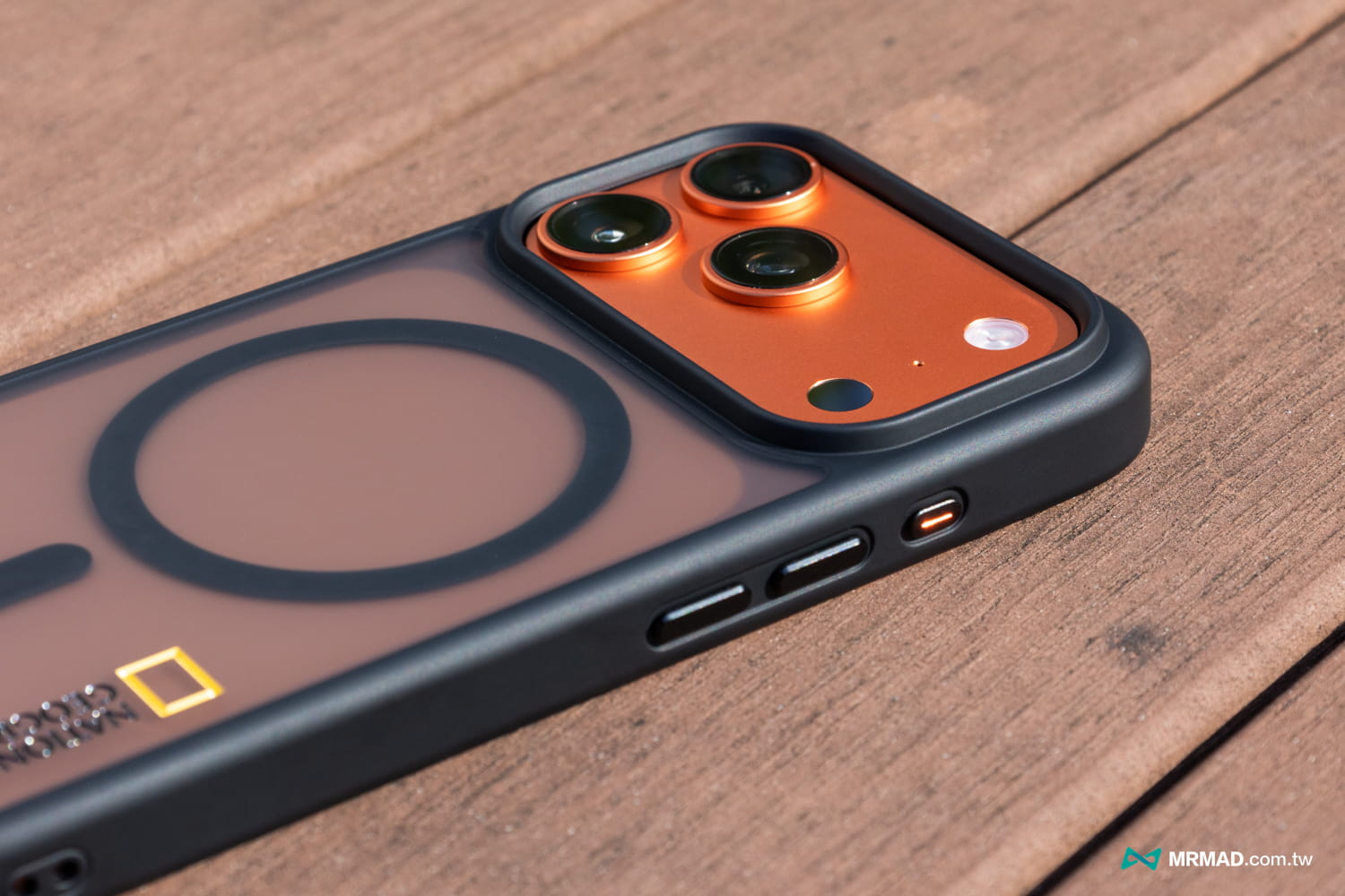 national geographic iphone17 case unboxing 24