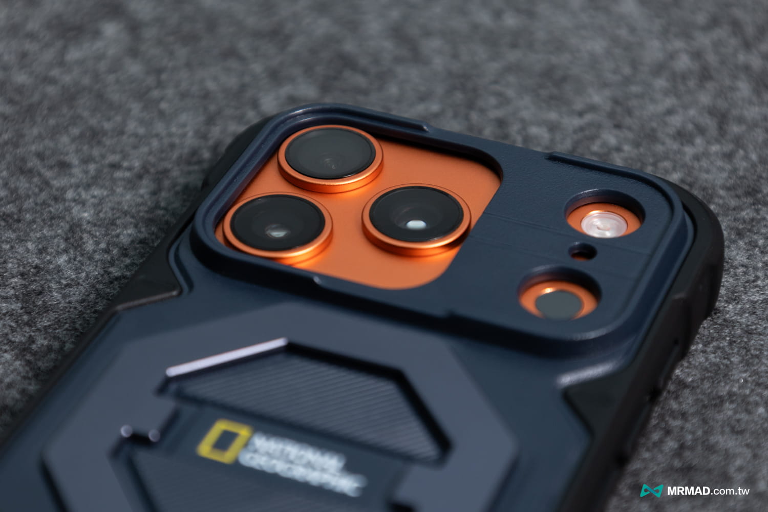 國家地理iPhone 17磁吸支架防摔保護殼MagSafe Rugged Explorer Case開箱5