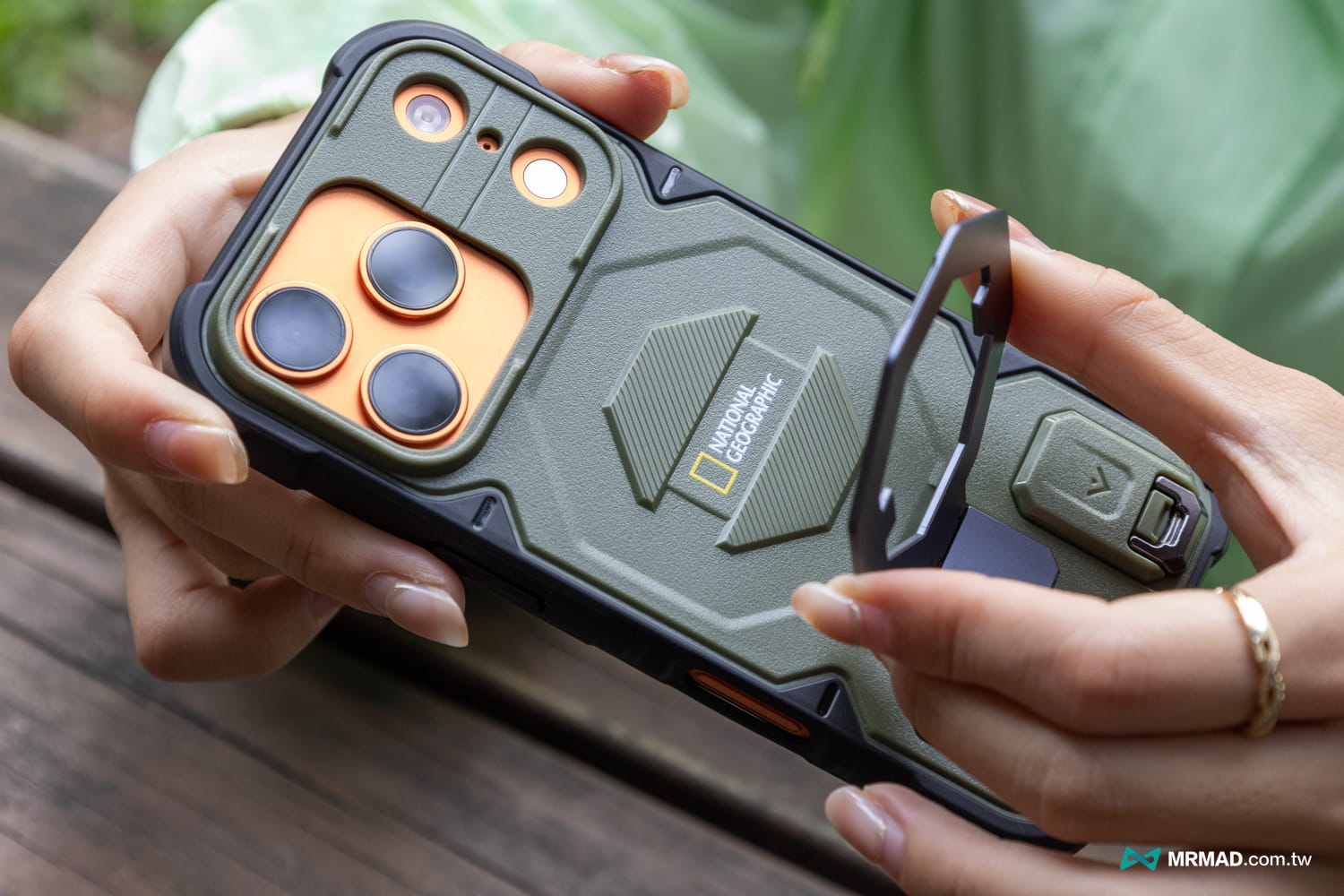 國家地理iPhone 17磁吸支架防摔保護殼MagSafe Rugged Explorer Case開箱7