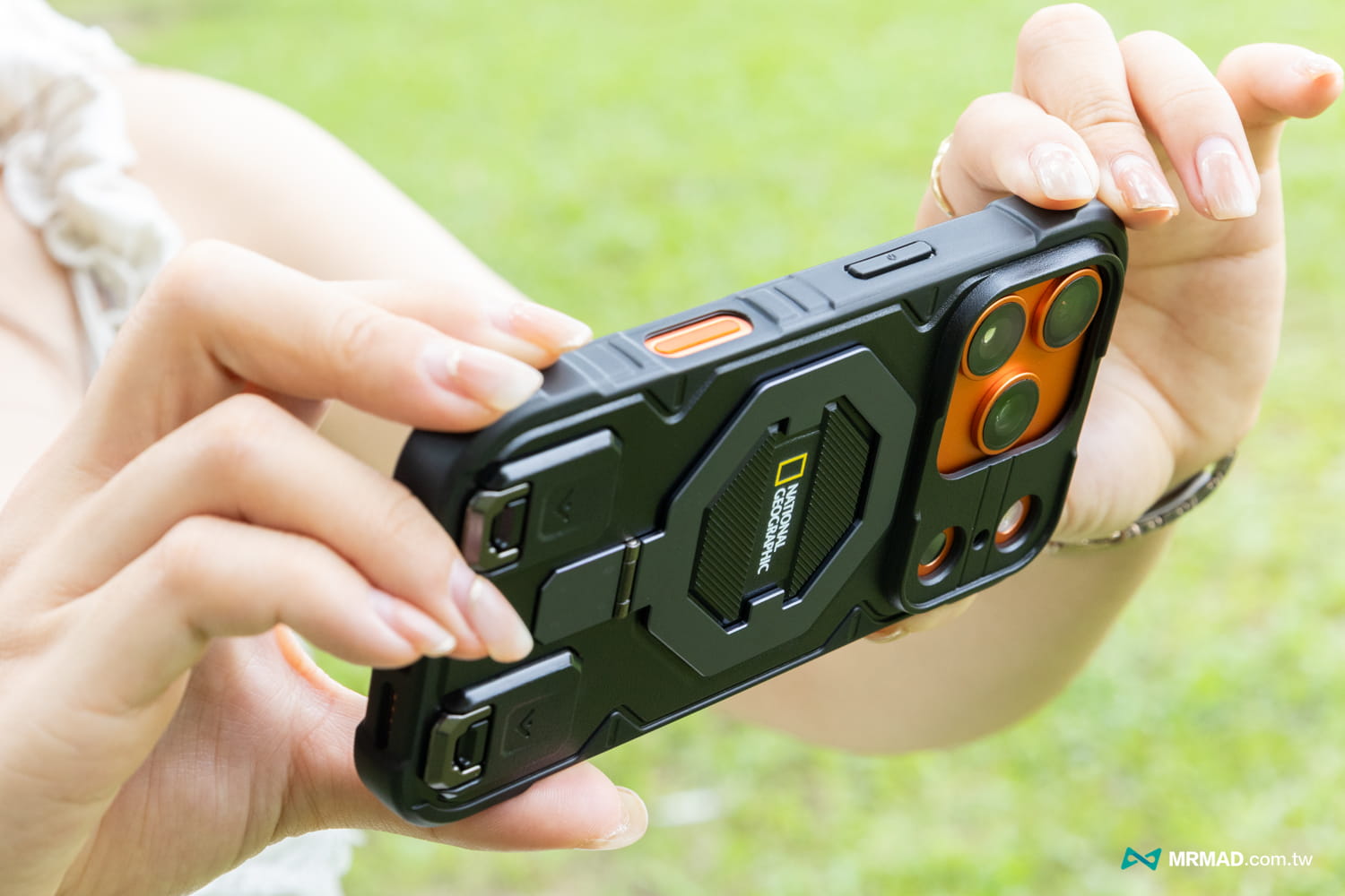 國家地理iPhone 17磁吸支架防摔保護殼MagSafe Rugged Explorer Case開箱15