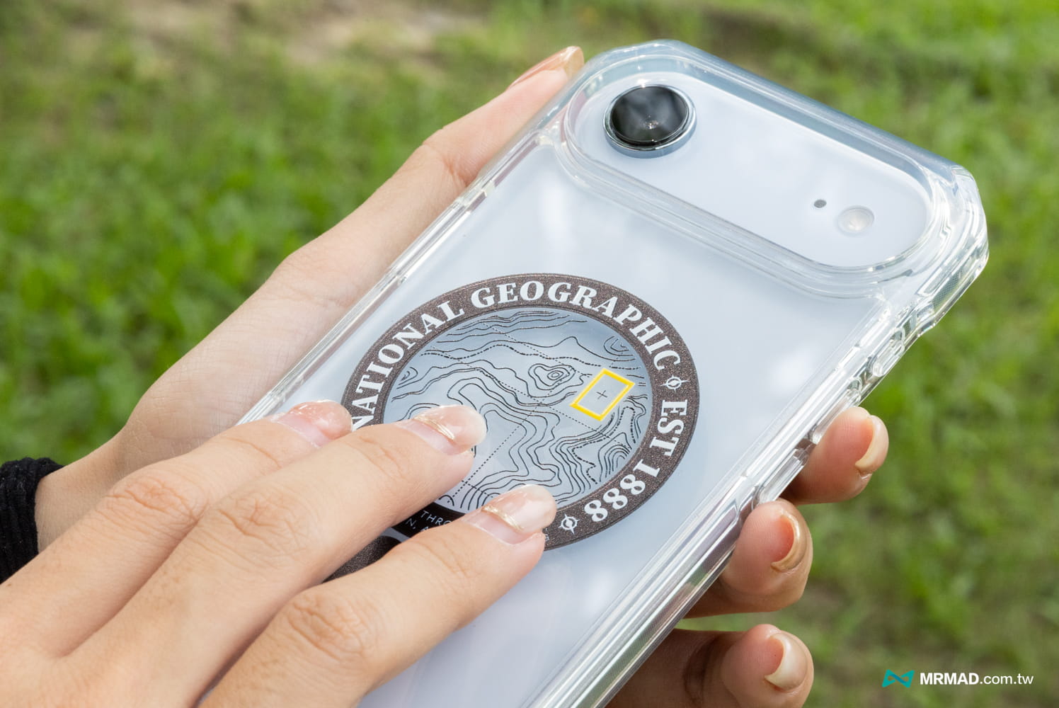 國家地理 iPhone 17 磁吸防摔保護殼 Magsafe Rugged Case 開箱3