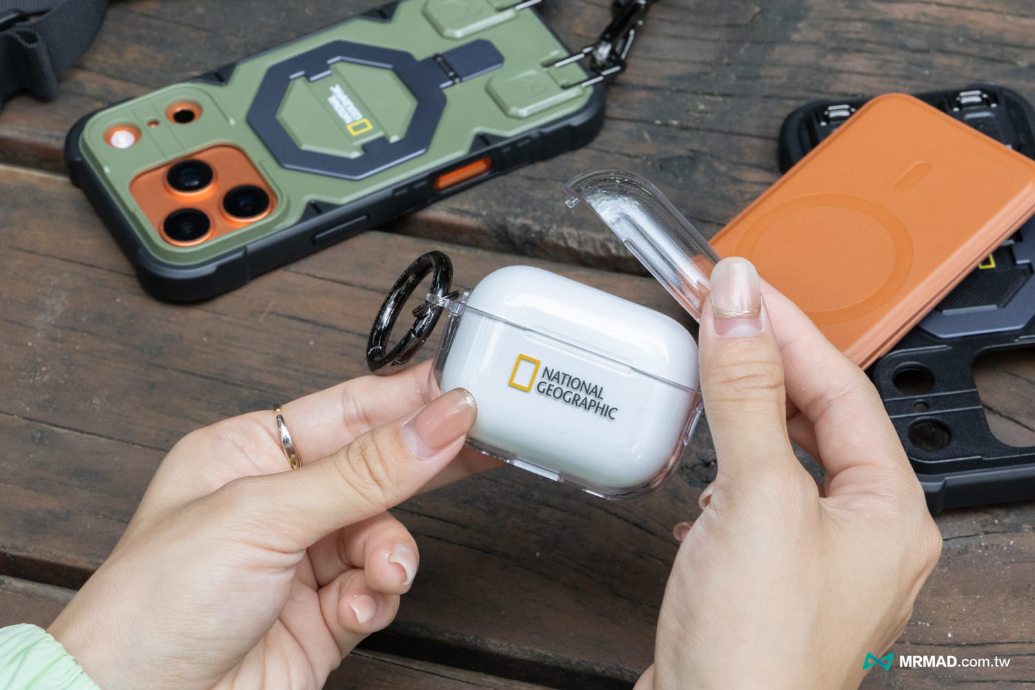 加碼配件：透明耳機保護殼