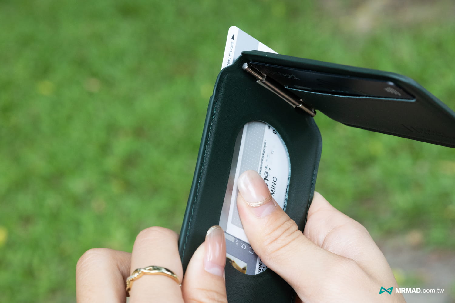 加碼配件：MagSafe Card Wallet Stand磁吸卡夾支架4