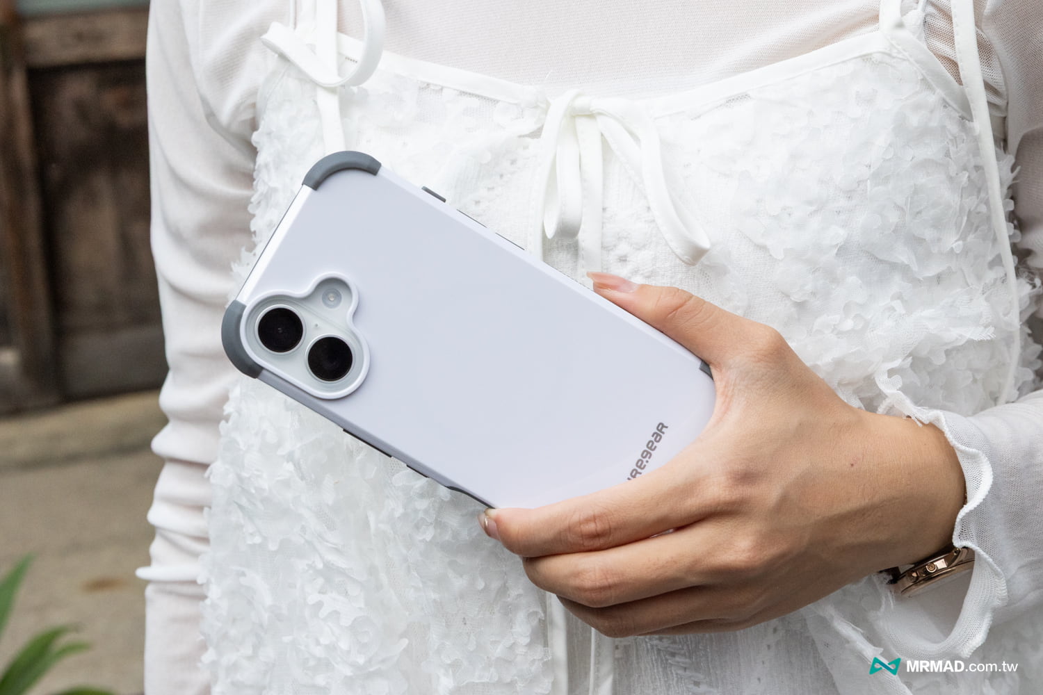 普格爾坦克軍規 iPhone 17 保護殼